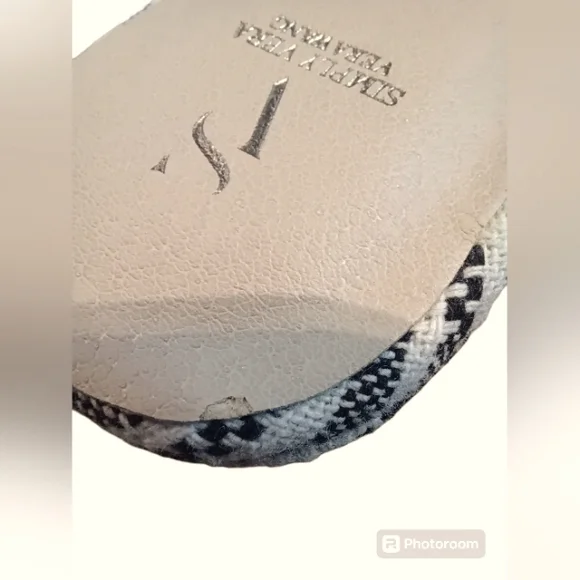 Black & White Striped Wedges Fringe Detail Size 9 Vera Wang - Picture 10 of 15